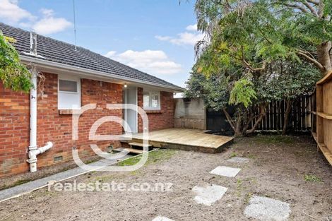 Photo of property in 26 Vodanovich Road, Te Atatu South, Auckland, 0610