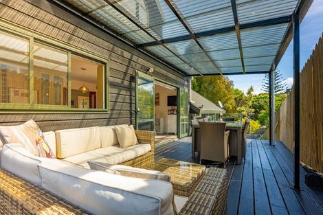 Photo of property in 286 Beach Road, Campbells Bay, Auckland, 0630