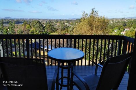 Photo of property in 16 Amery Place, West Harbour, Auckland, 0618