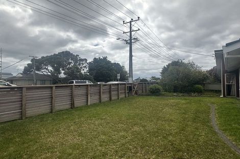 Photo of property in 121 Chivalry Road, Glenfield, Auckland, 0629