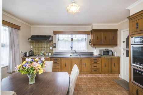 Photo of property in 64 College Street, Awapuni, Palmerston North, 4412