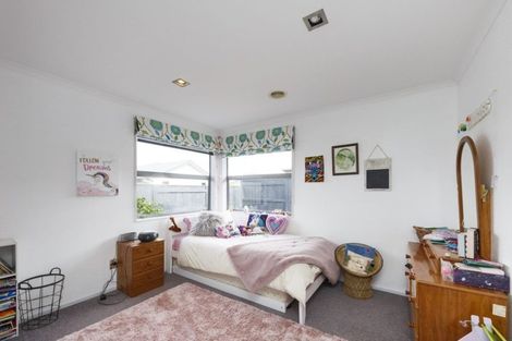 Photo of property in 16 Liberty Grove, Kelvin Grove, Palmerston North, 4414
