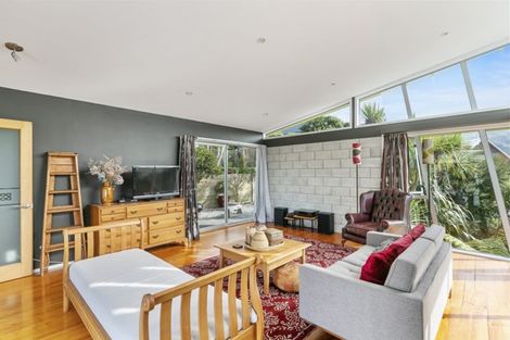 Photo of property in 5 Cavalry Close, Crofton Downs, Wellington, 6035