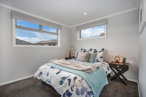 Photo of property in 7 Waitaria Terrace, Aotea, Porirua, 5024