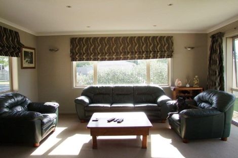 Photo of property in 21 Burns Street, Milton, 9220