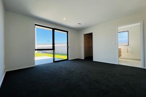 Photo of property in 25 Dumas Place, Rosehill, Papakura, 2113