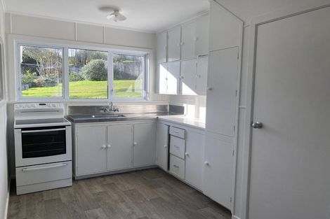 Photo of property in 1a-b Devon Place, Cannons Creek, Porirua, 5024