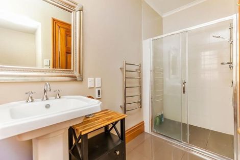 Photo of property in 128 Tinakori Road, Thorndon, Wellington, 6011