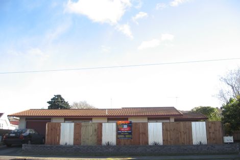 Photo of property in 1/2 Church Road, Taradale, Napier, 4112