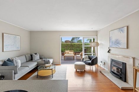 Photo of property in 12 London Street, Te Atatu Peninsula, Auckland, 0610