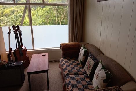 Photo of property in 70 Homebush Road, Khandallah, Wellington, 6035