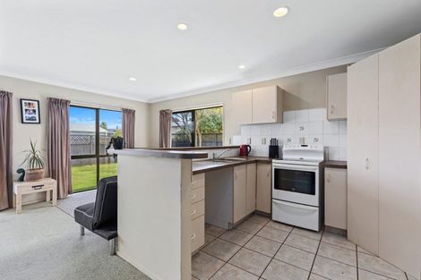 Photo of property in 225 Gravatt Road, Papamoa Beach, Papamoa, 3118