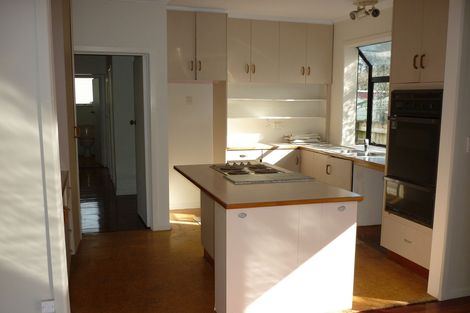 Photo of property in 8a Serjeant Street, Henderson, Auckland, 0612