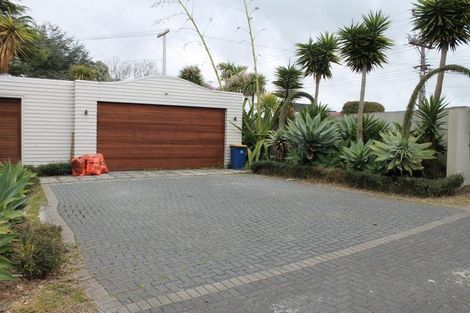 Photo of property in 92 Shakespeare Road, Milford, Auckland, 0620