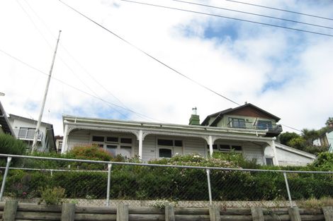 Photo of property in 53 Sumner Road, Lyttelton, 8082