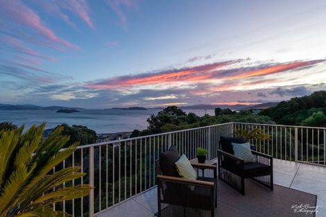 Photo of property in 4 Singers Road, Korokoro, Lower Hutt, 5012