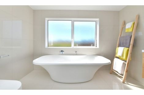 Photo of property in 12 Seaview Crescent, Hatfields Beach, Orewa, 0931