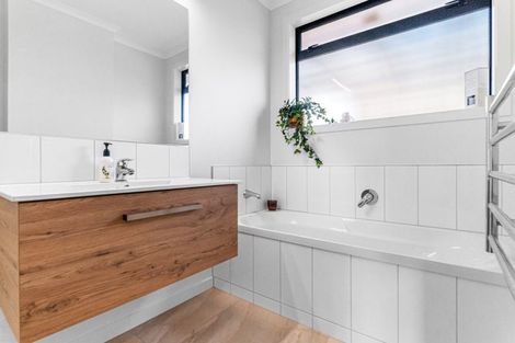 Photo of property in 9 Betty May Drive, Pyes Pa, Tauranga, 3173