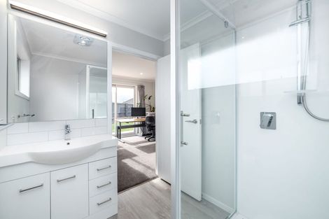 Photo of property in 4 Mckerrow Place, Featherston, 5710