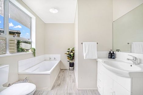 Photo of property in 16 Hahuru Road, Kawerau, 3127