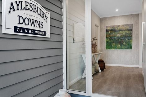 Photo of property in 8 Richards Street, Cambridge, 3434