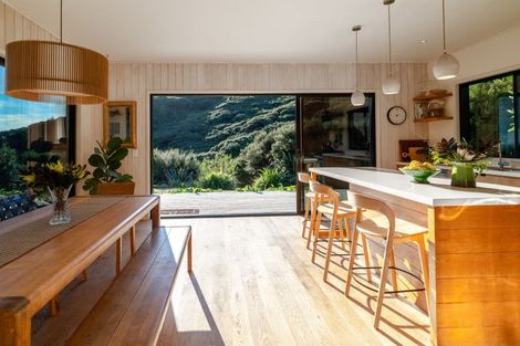 Photo of property in 380 Whaanga Road, Raglan, 3297