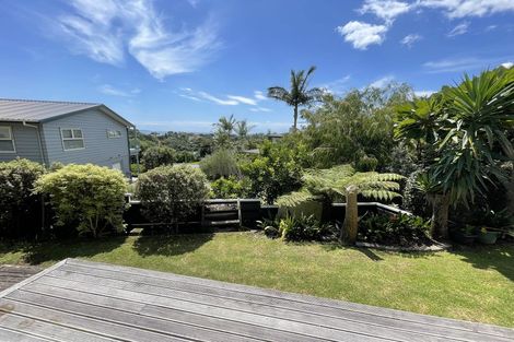 Photo of property in 11a Rahopara Street, Castor Bay, Auckland, 0620