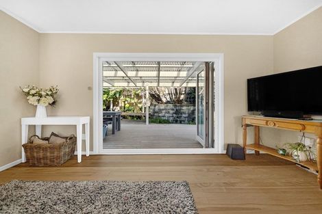 Photo of property in 107 Birkdale Road, Birkdale, Auckland, 0626