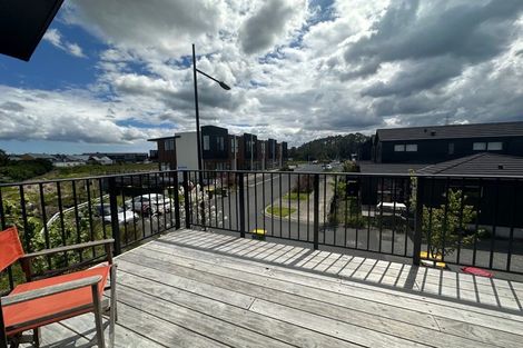 Photo of property in 2 Kawapani Lane, Kumeu, 0810