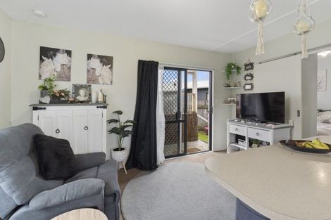 Photo of property in 9 Spackman Crescent, Paraparaumu, 5032