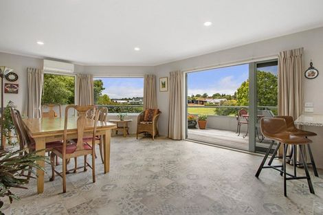 Photo of property in 62 Links View Drive, Omokoroa, 3114