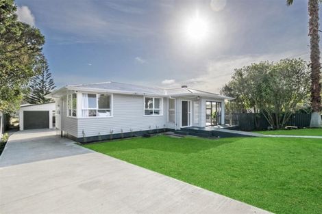 Photo of property in 5 Sutton Avenue, Mangere East, Auckland, 2024