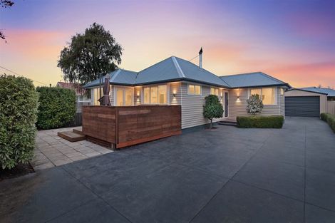 Photo of property in 40 Farquhars Road, Redwood, Christchurch, 8051
