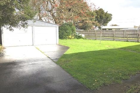 Photo of property in 18 Barrys Road, Glendene, Auckland, 0602