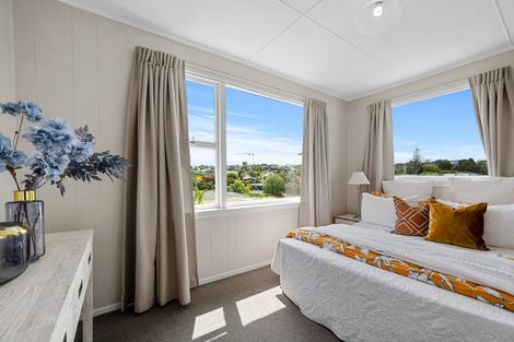 Photo of property in 1/52 Beulah Avenue, Rothesay Bay, Auckland, 0630