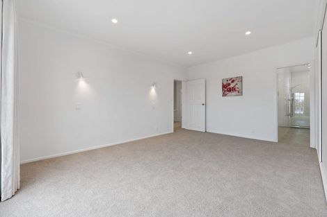 Photo of property in 1/25 James Evans Drive, Northcote, Auckland, 0627