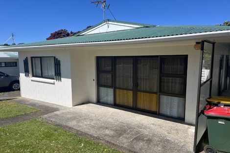 Photo of property in 2/5a Tahurangi Place, Spotswood, New Plymouth, 4310