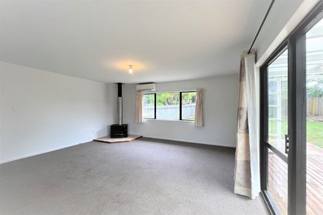 Photo of property in 2/18 Mirovale Place, Totara Vale, Auckland, 0629