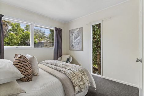 Photo of property in 24 Greendale Spur, Glenfield, Auckland, 0629