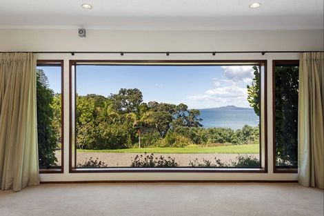 Photo of property in 59-61 Rock Isle Road, Torbay, Auckland, 0630