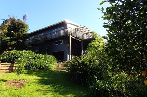 Photo of property in 15 Linda Street, Oakura, 4314