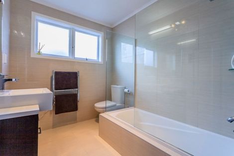 Photo of property in 309 Lake Road, Hauraki, Auckland, 0622