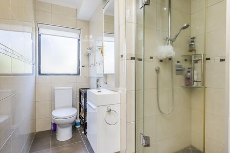 Photo of property in 22 Mccahill Views, Botany Downs, Auckland, 2010