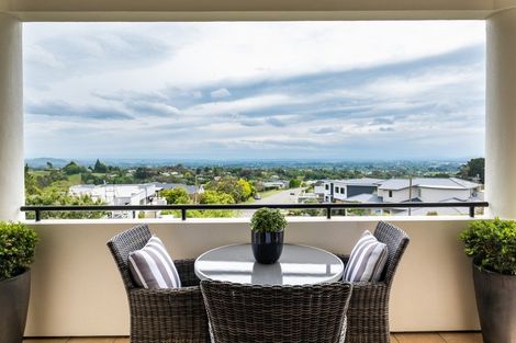 Photo of property in 53 Hikanui Drive, Havelock North, 4130