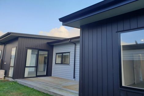 Photo of property in 10 Mutetai Road, Clarks Beach, 2122