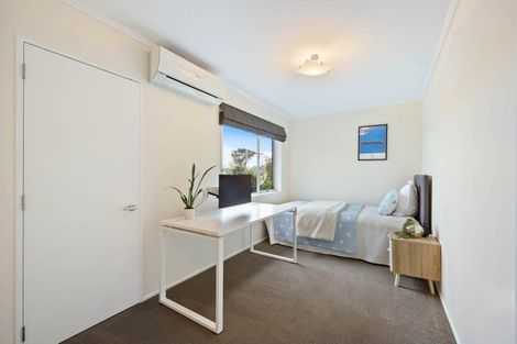 Photo of property in 6 Camira Place, Botany Downs, Auckland, 2010