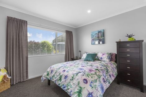 Photo of property in 6 Grace Cove, Aotea, Porirua, 5024