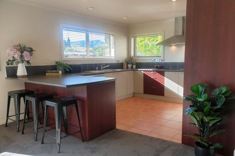 Photo of property in 4 Coburn Place, Lake Hayes, Queenstown, 9304