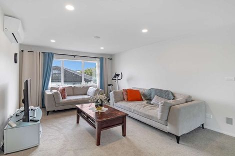 Photo of property in 6 Kahu Close, Orewa, 0931