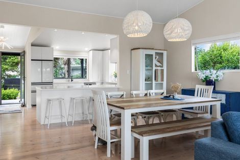 Photo of property in 147a Torkar Road, Clarks Beach, 2122